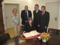 Justizministerin Margarita Popova beim Empfang durch Triers Bürgermeister Bernarding