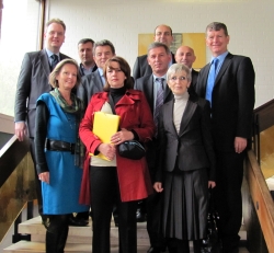 Delegation aus dem Kosovo mit PräsLSG Merz und Akademieleitung