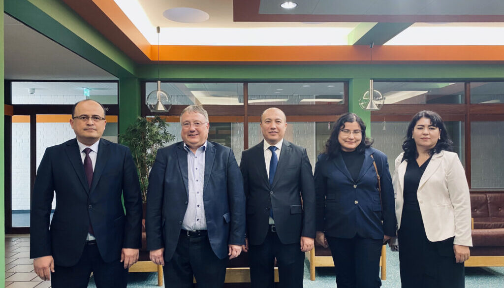 12_Usbek_Delegation_01