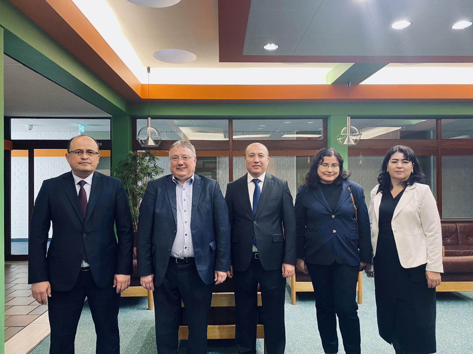 12_Usbek_Delegation_01